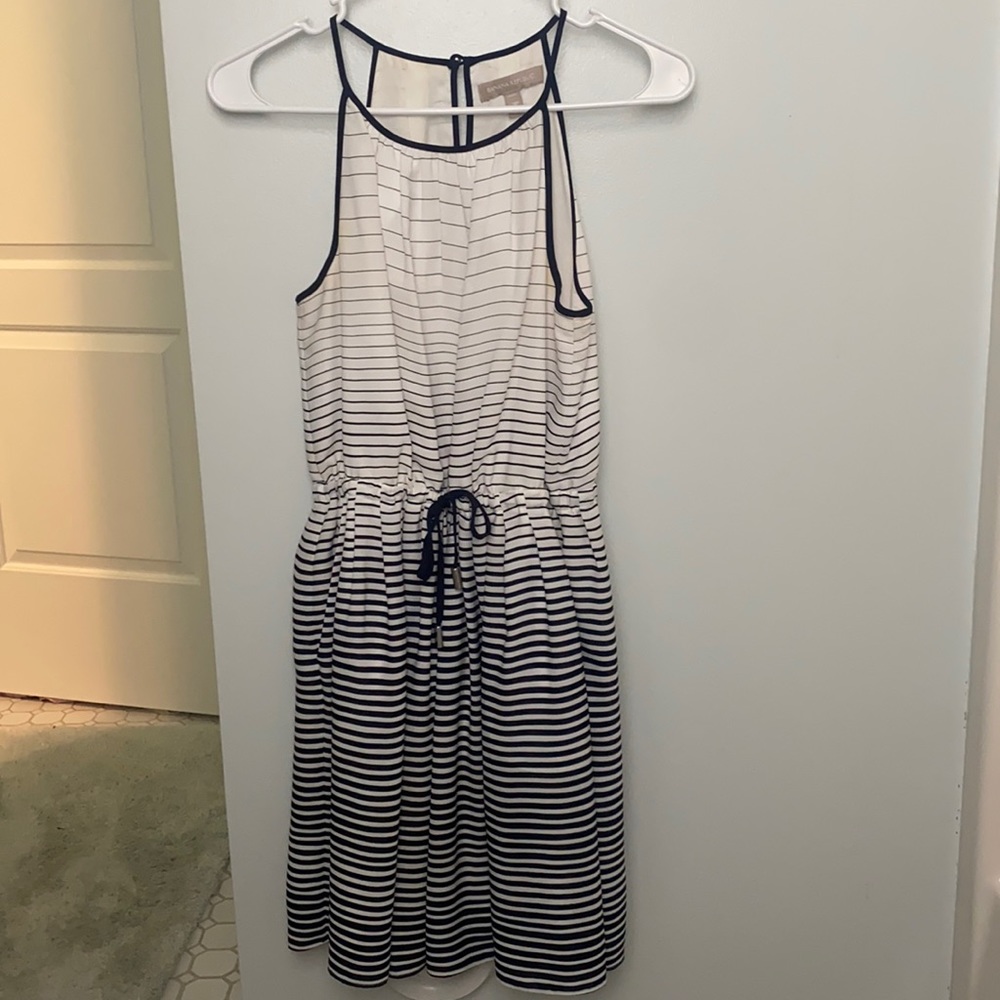 Banana republic dress. In good condition. Size 2P.